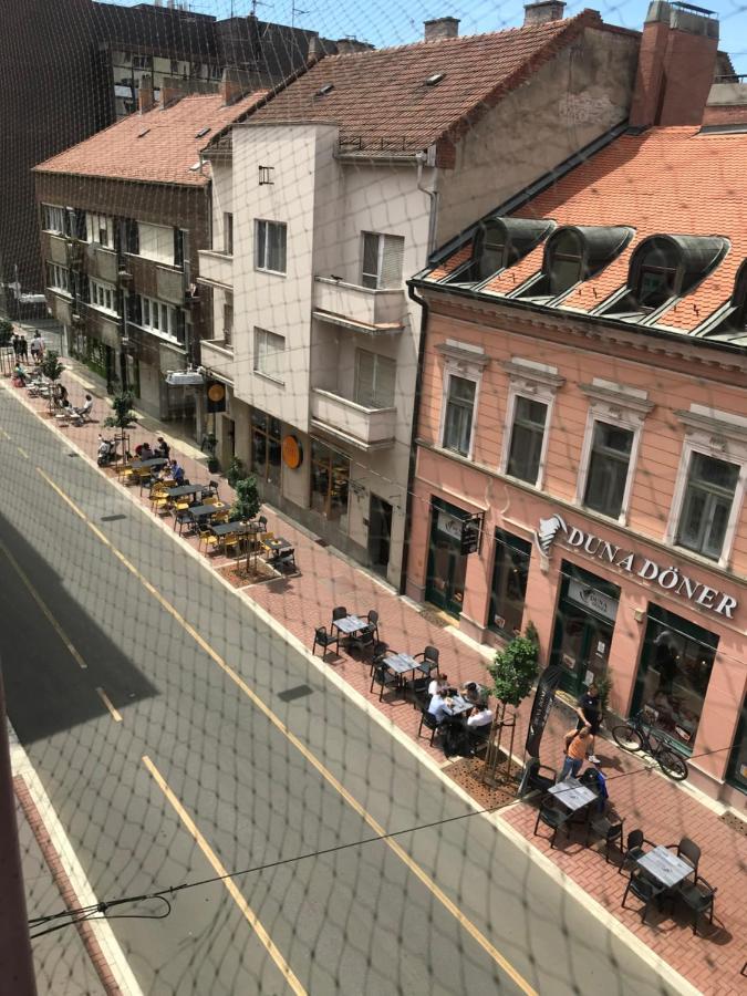 Appartamento Dom Square-Centrum-Free Parking Szeged Esterno foto
