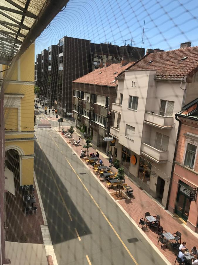 Appartamento Dom Square-Centrum-Free Parking Szeged Esterno foto