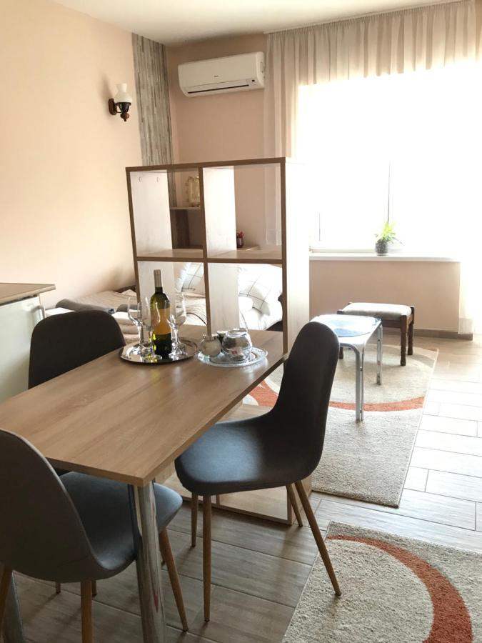 Appartamento Dom Square-Centrum-Free Parking Szeged Esterno foto