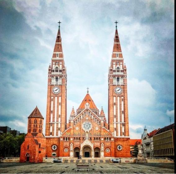 Appartamento Dom Square-Centrum-Free Parking Szeged Esterno foto
